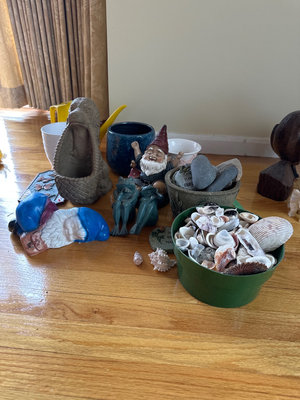 Garden decor, Planters, Rock and seashell collection - Image 1 of 15