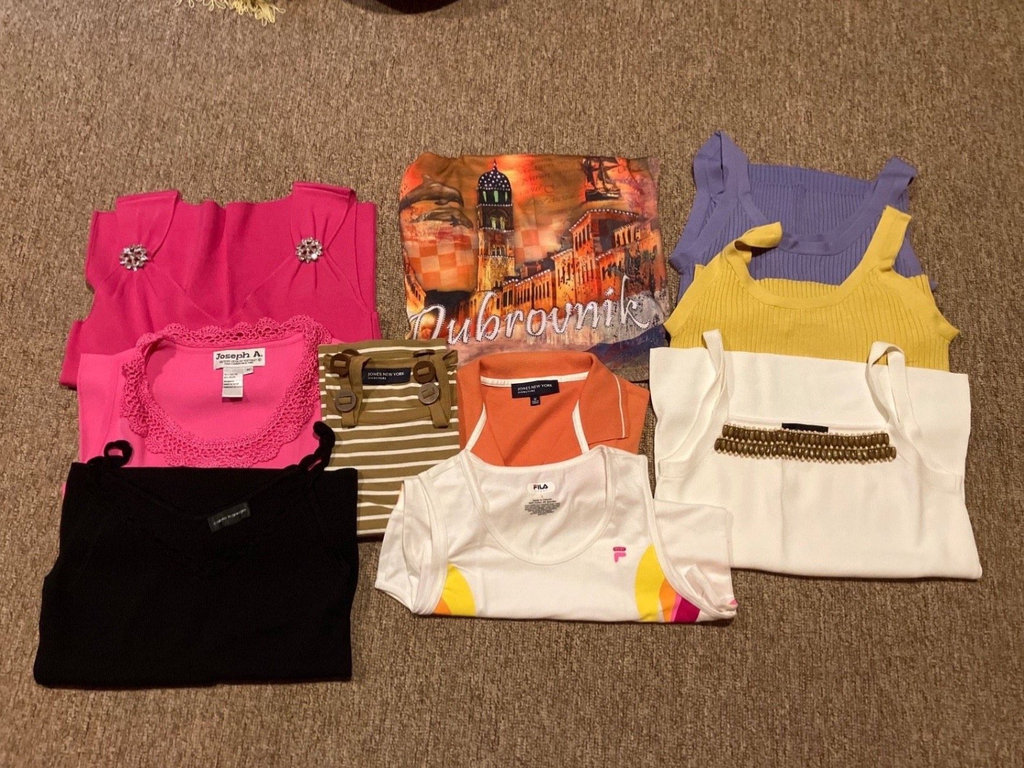 Assorted women's tops and knitwear - image 2 of 6