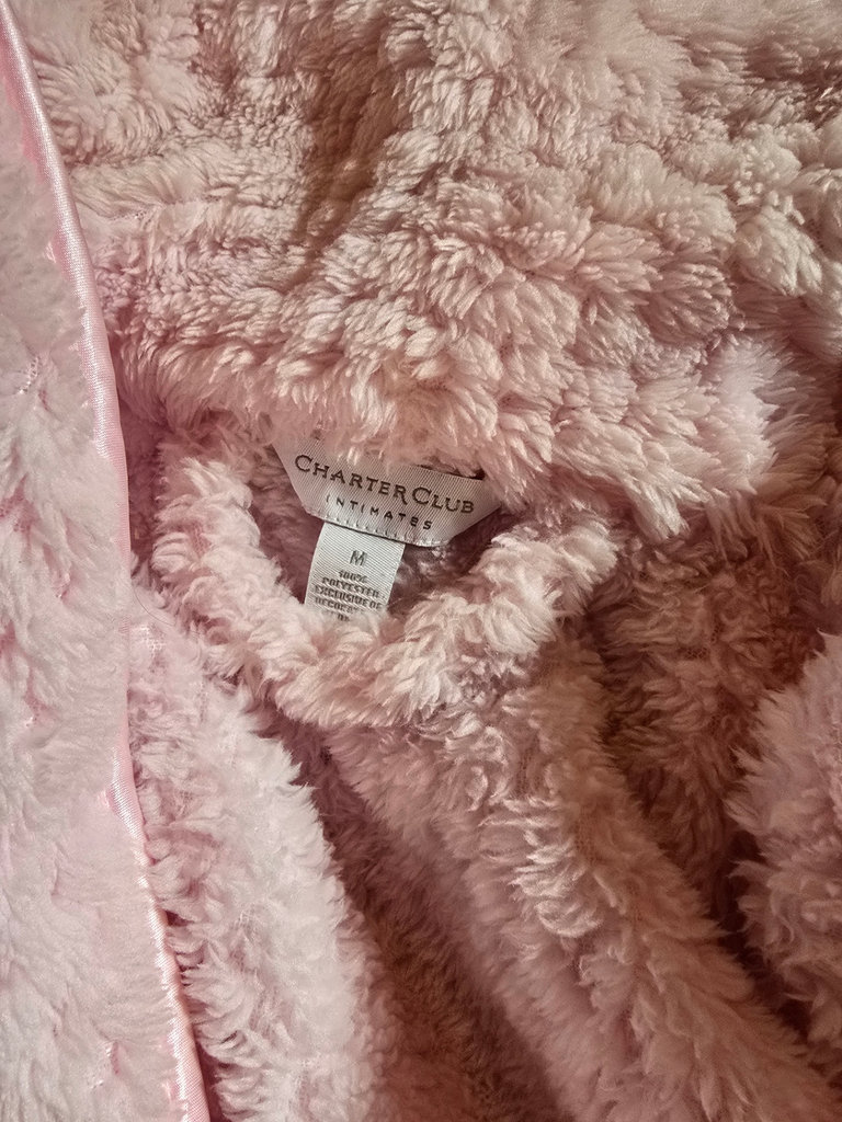 Assorted hotel bathrobes and slippers - image 7 of 15