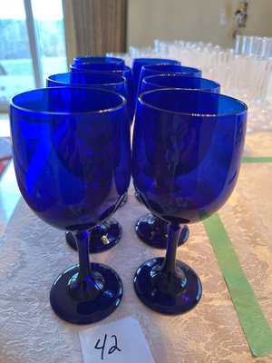 Eight cobalt blue wine glasses - Image 1 of 2