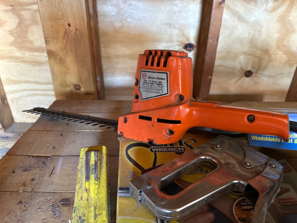 Assorted Power Tools and Accessories - image 2 of 11