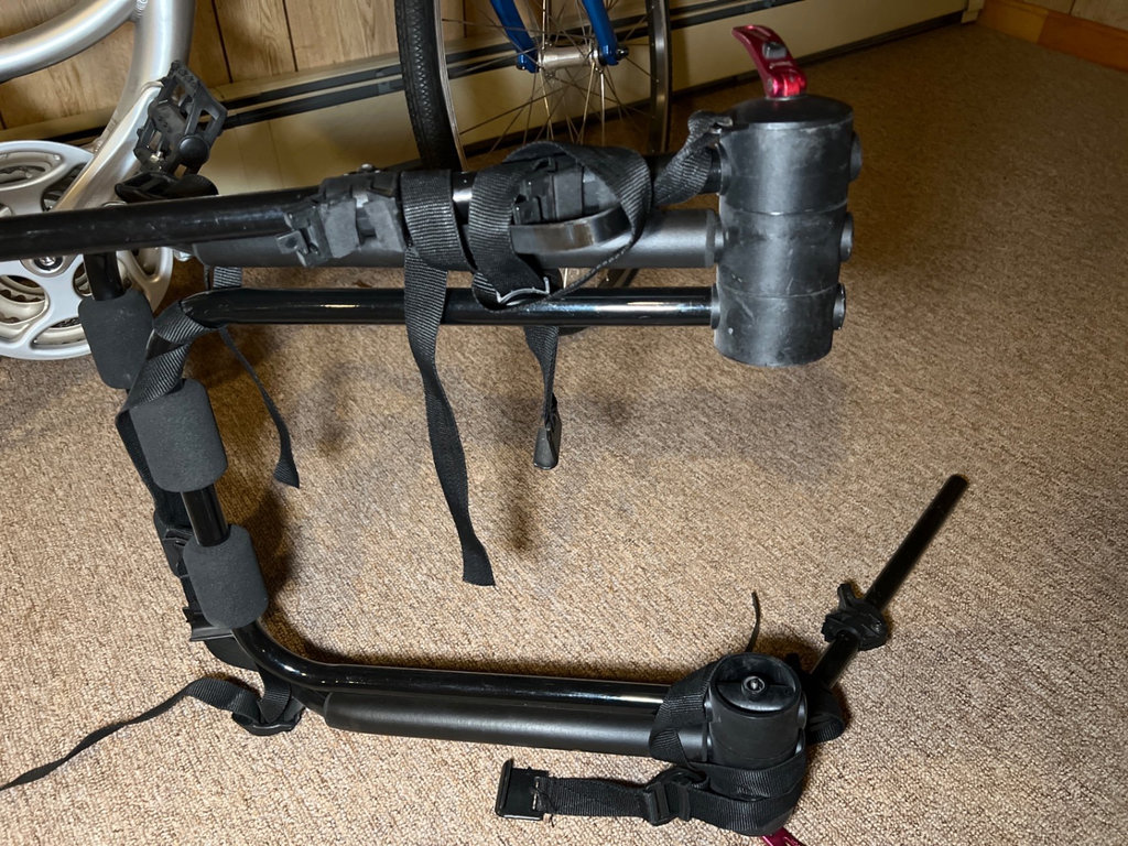 Trek 7000 Aluminum Hybrid Bicycle with Water Bottle and Portable Bike Trainer - image 4 of 7
