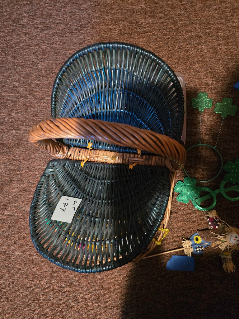 Basket with Beaded Necklaces and Shamrock Accessories - image 11 of 11
