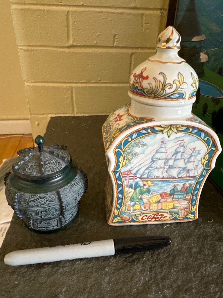 Asian metal figurines, ceramic urn, decorative eggs - image 4 of 9