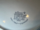 Assorted white ceramic kitchenware and cookware - thumbnail 5 of 8