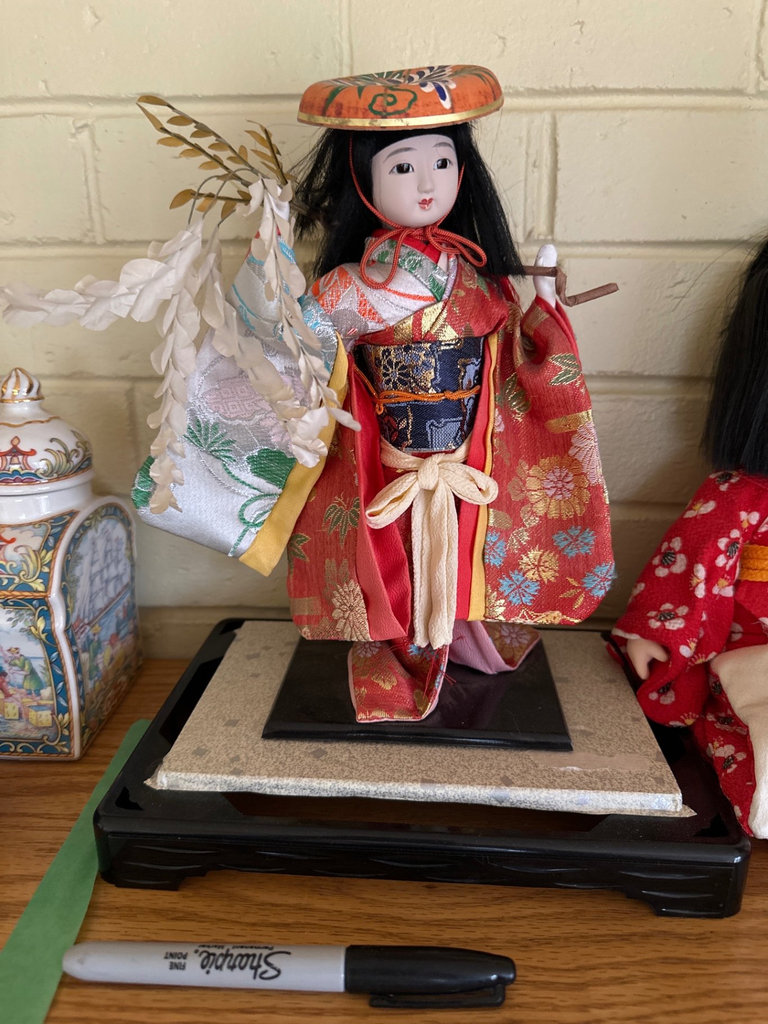 Decorative Japanese kimono dolls, figurine.  - image 3 of 12