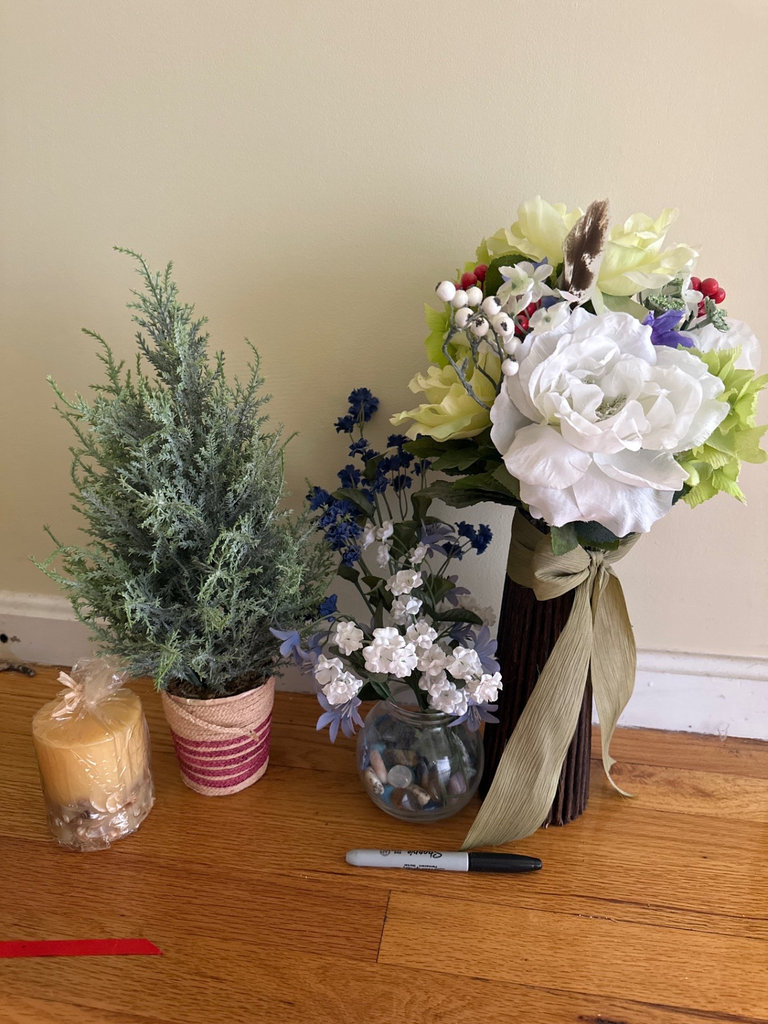 Candle holders, Faux flowers in vases - image 2 of 11
