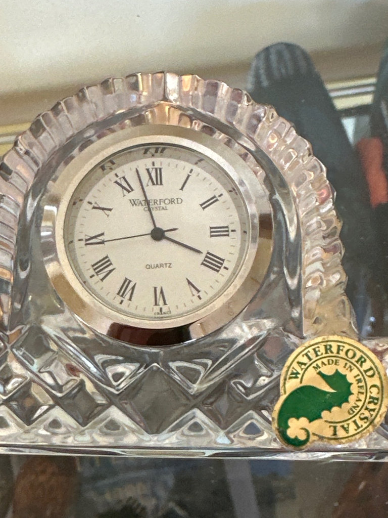 Crystal glass desk clock with bowls and state dishes - image 8 of 13