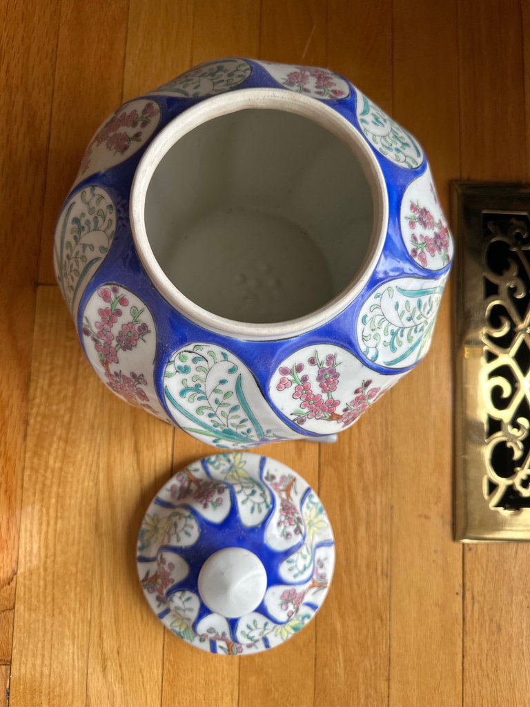 Asian Cerramic vases, Lidded Jar  - image 6 of 19