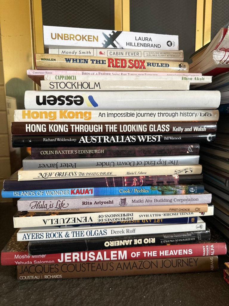 Travel books, atlases, and magazines - image 5 of 8
