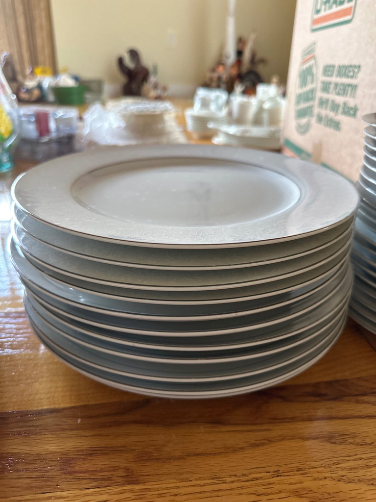 Fitz and Floyd Lovelace China Dinnerware Set - image 15 of 16