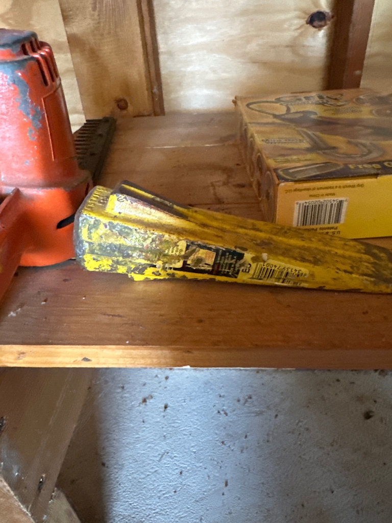 Assorted Power Tools and Accessories - image 3 of 11