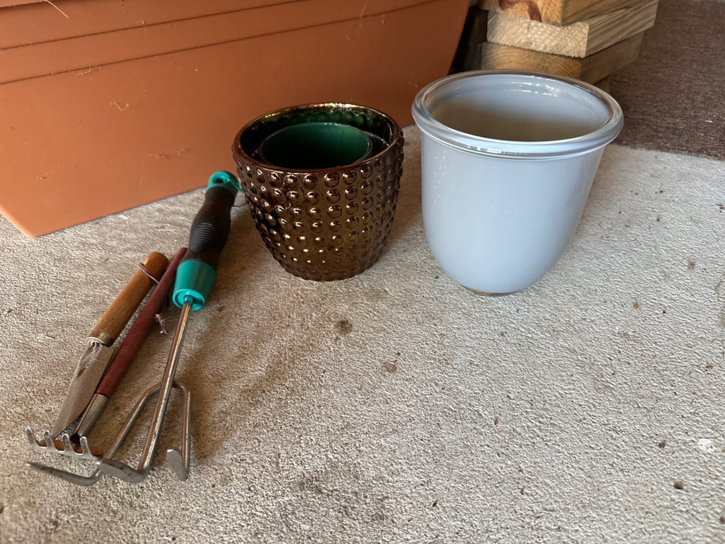 Garden Pots, Planters, and Tools - image 10 of 14