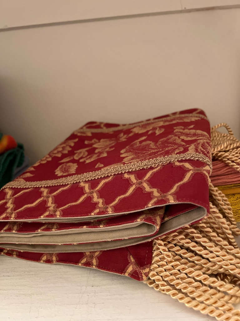Assorted Table Linens and Pillowcase - image 11 of 11