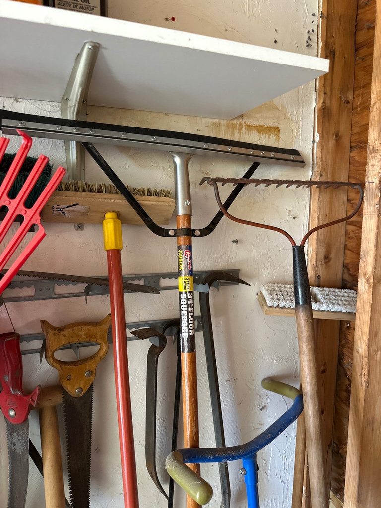 Gardening and workshop tools - image 5 of 6