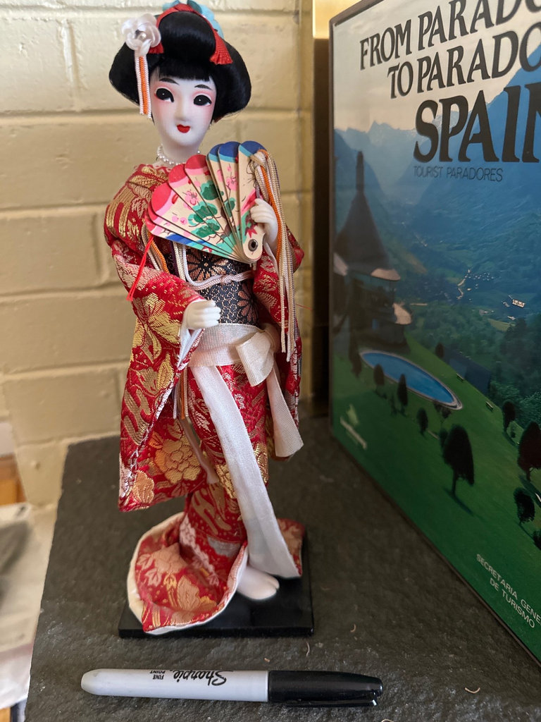 Decorative Japanese kimono dolls, figurine.  - image 5 of 12