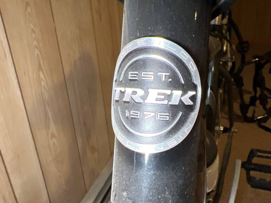 Trek aluminum-frame bicycle with water bottle and front disc brake - image 4 of 5