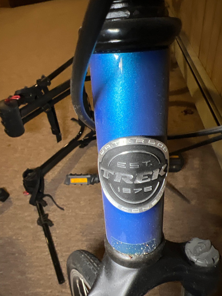 Trek 7000 Aluminum Hybrid Bicycle with Water Bottle and Portable Bike Trainer - image 3 of 7