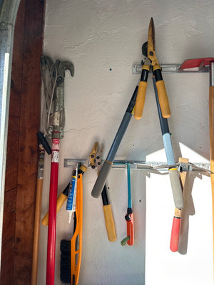 Garden tools - Image 1 of 4