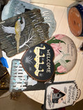Welcome-themed decorative collection with gnomes and plaques - thumbnail 6 of 8