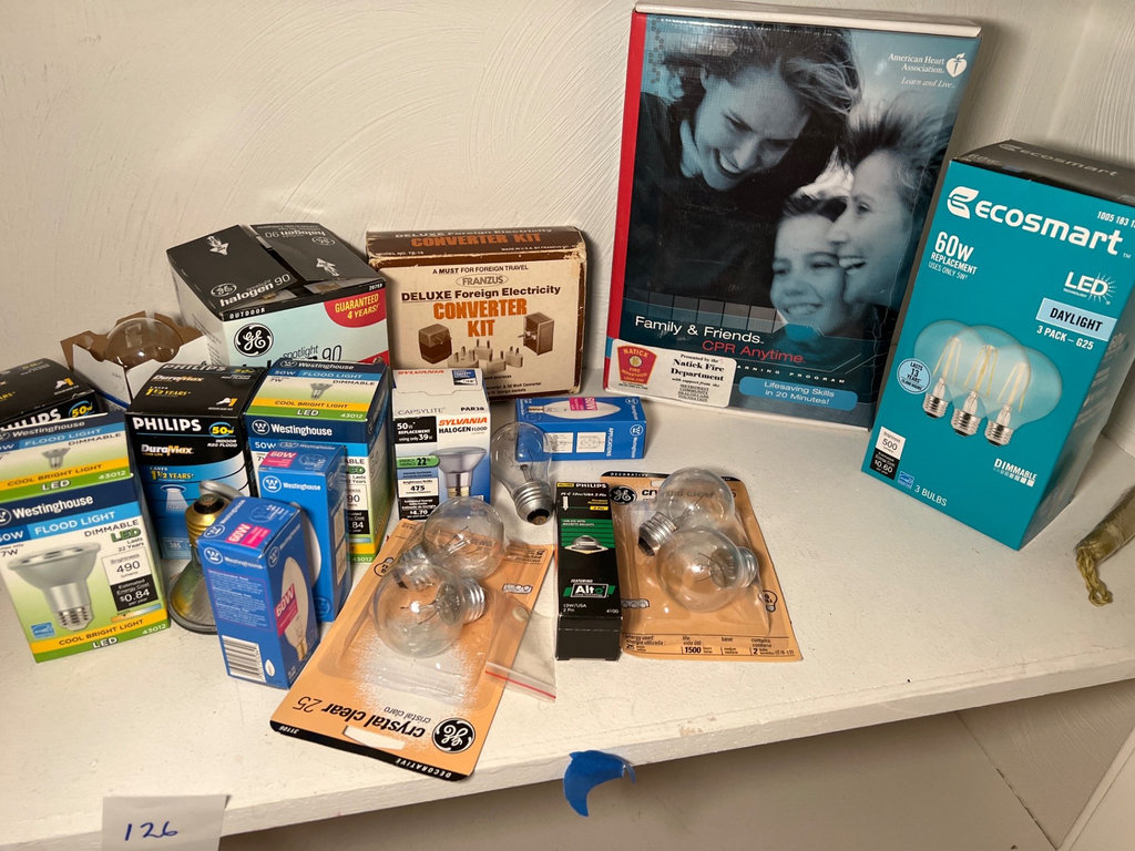 Assorted lighting products and electrical converter kit - image 1 of 4