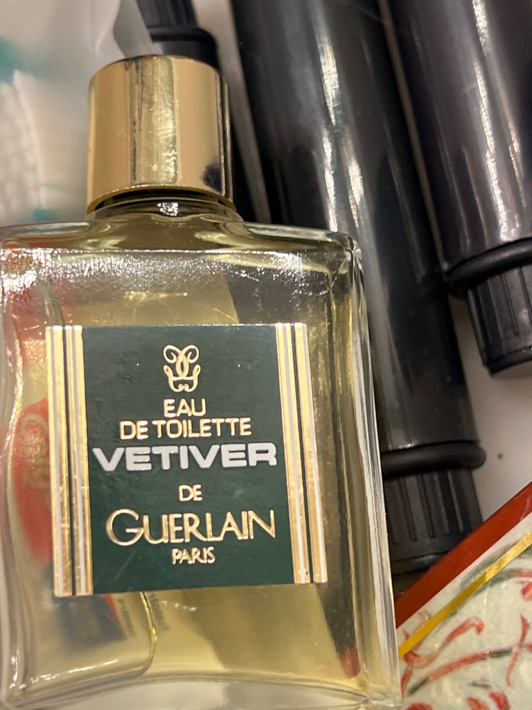 Assorted perfumes, toiletries, oral care items and cleaning products - image 3 of 11
