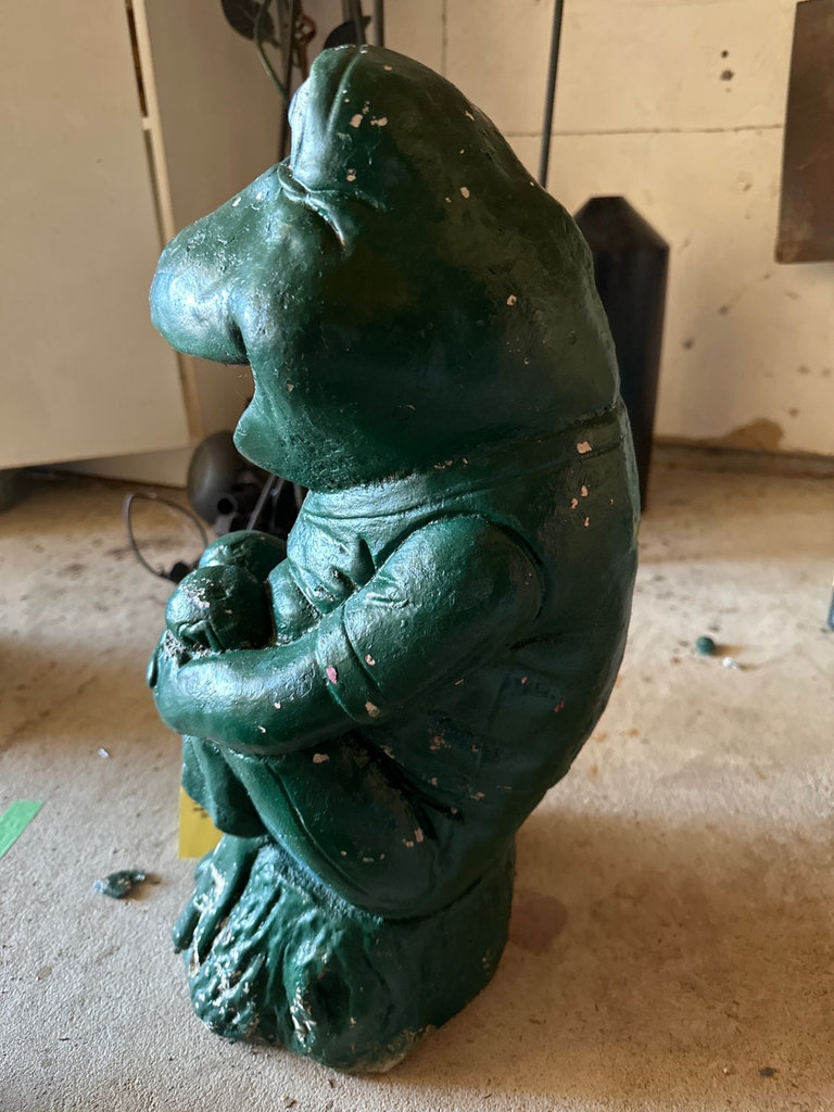 Green frog garden statue set - image 9 of 12