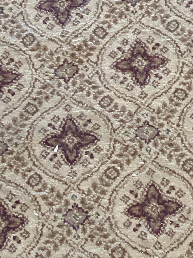 Beige patterned hallway runner rugs - image 6 of 8