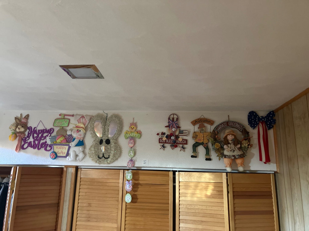 Easter and Seasonal Holiday Decor Collection - image 1 of 6