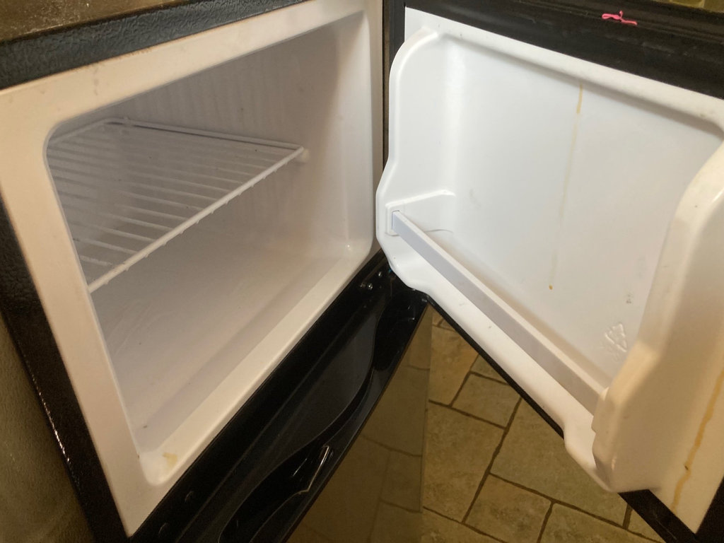 SMALL refrigerator 19”w 20”d 43”h - image 5 of 5