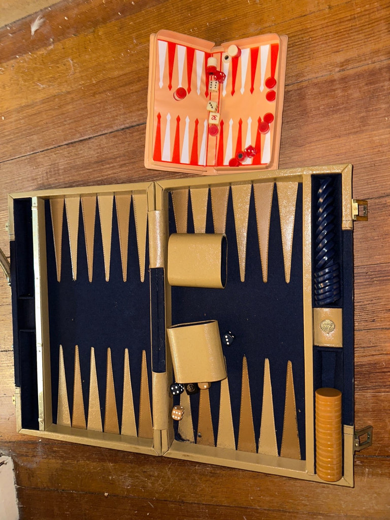 Vintage board games, puzzles, and game accessories - image 5 of 6