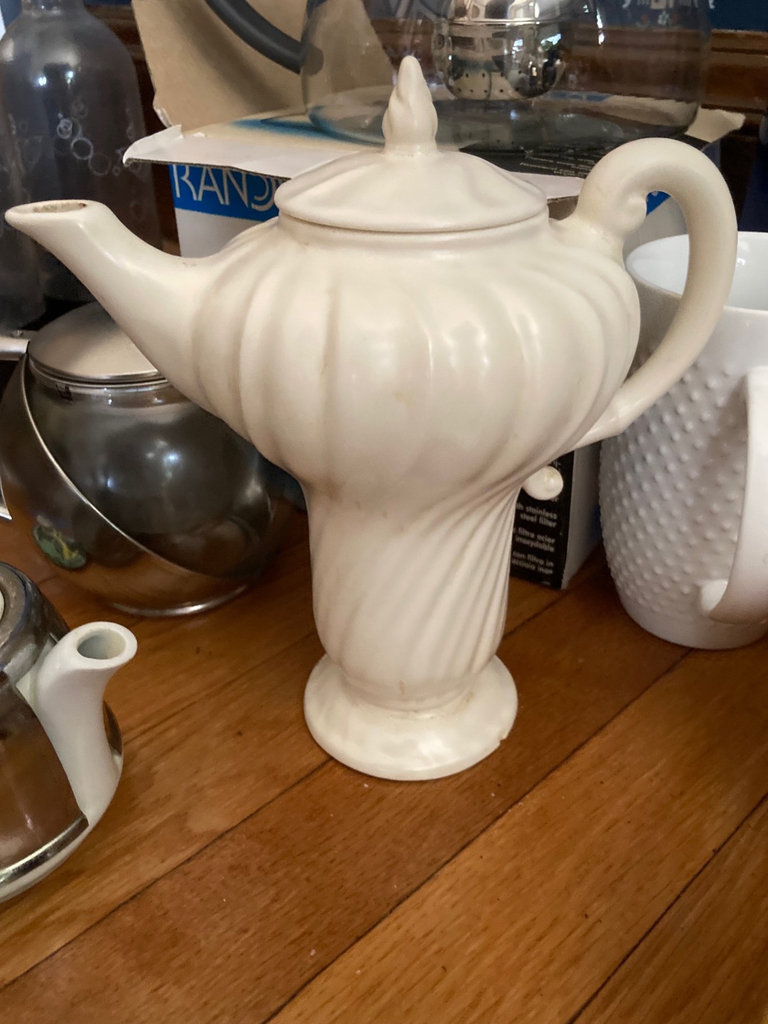 Assorted teapots, mugs, and tableware - image 6 of 7