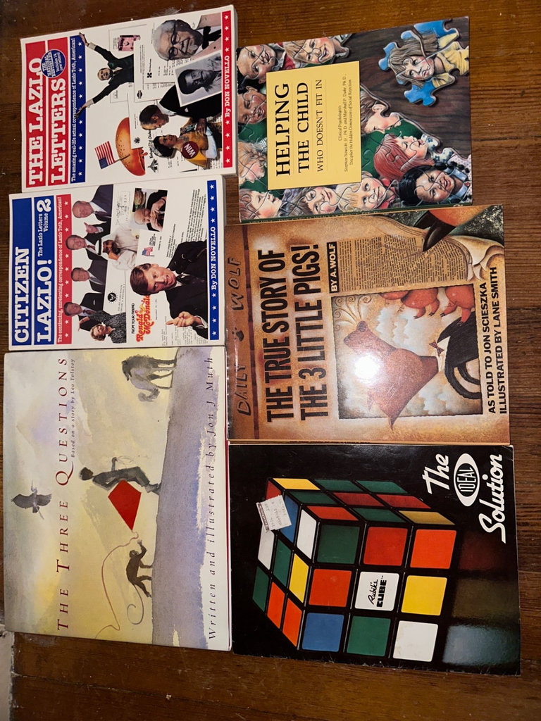 Vintage board games, puzzles, and game accessories - image 3 of 6