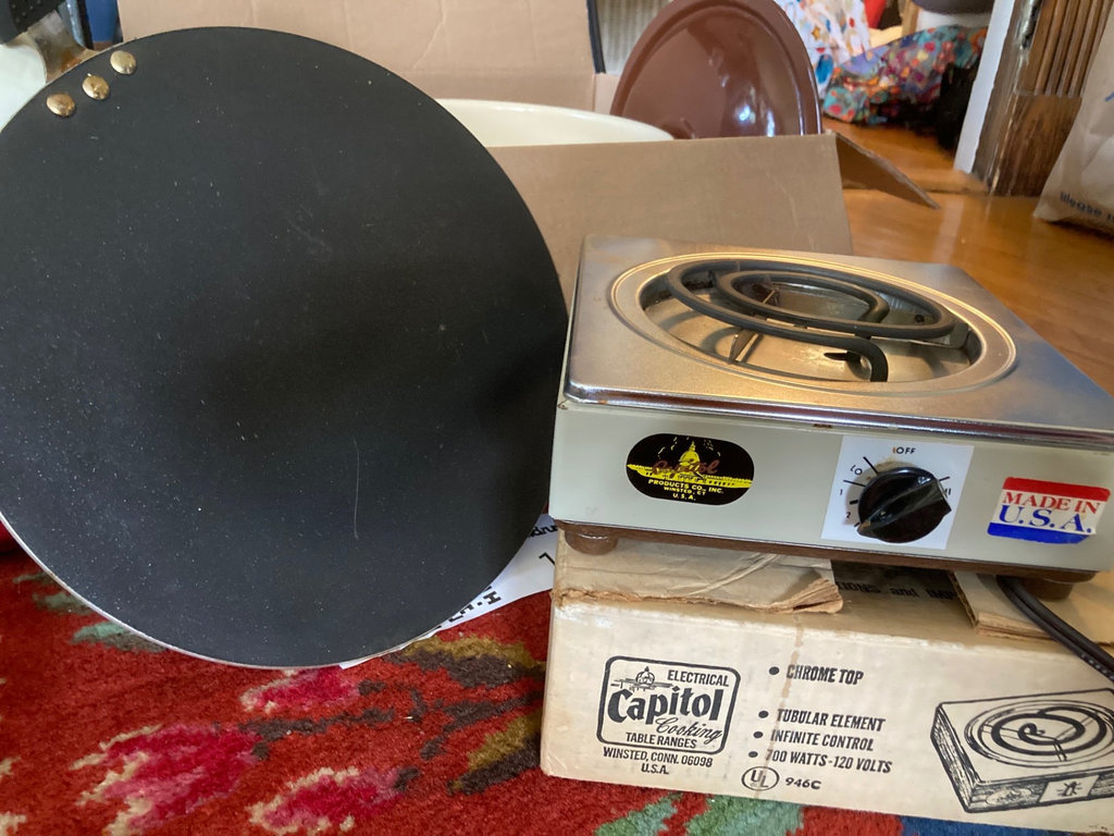 Vintage kitchen, other assorted items - image 3 of 8