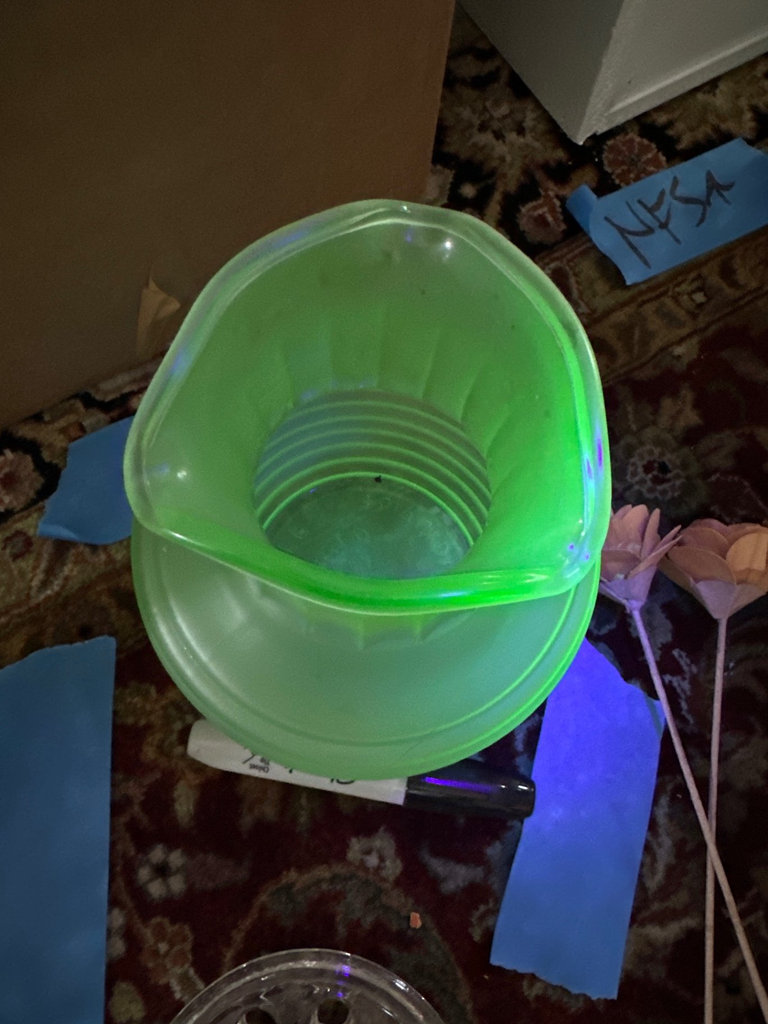 Uranium frosted glass vase, more  - image 2 of 7