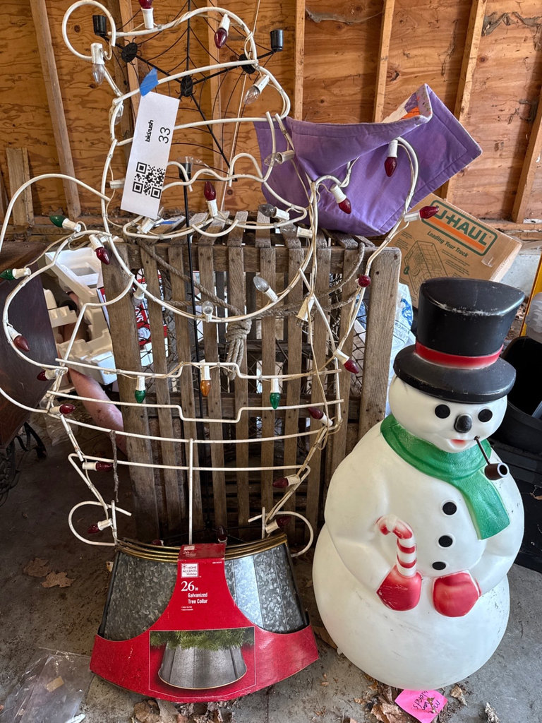 Holiday and Seasonal Decor Bundle - image 1 of 10