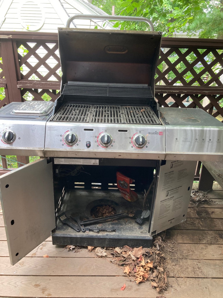 Gas grill NEEDS STARTER - image 5 of 5