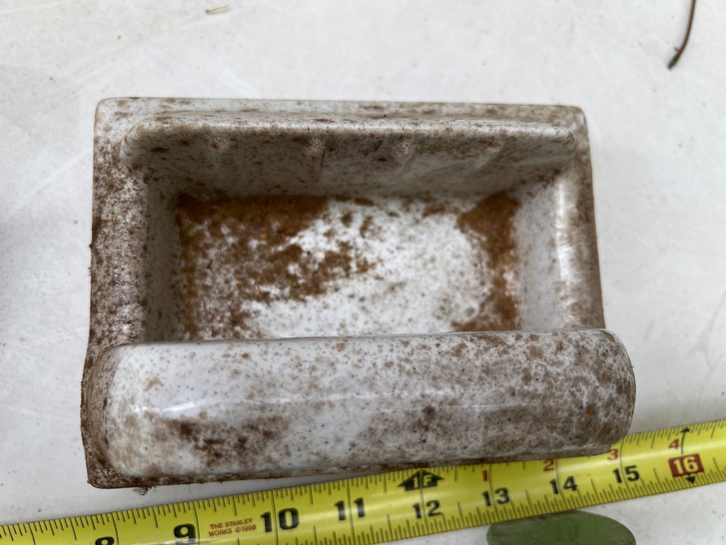 Assorted vintage hardware parts and ceramic trays - image 5 of 6