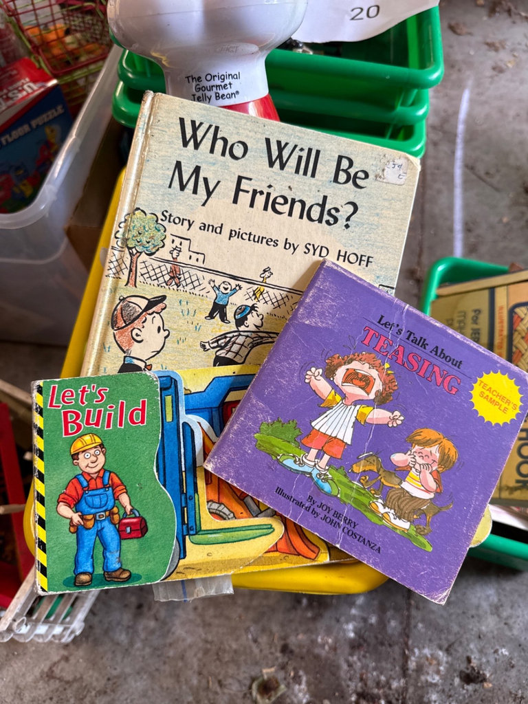 Assorted Vintage Children's Toys, Games, Books, and Craft Supplies - image 17 of 29