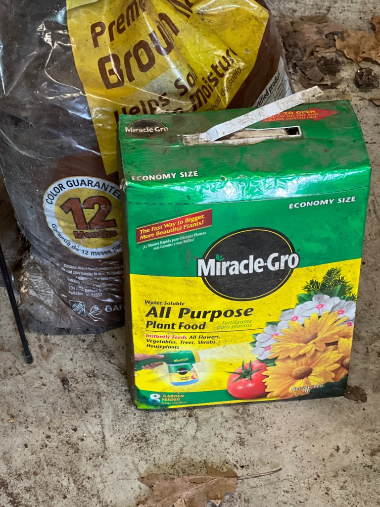 Garden supplies and containers - image 2 of 5