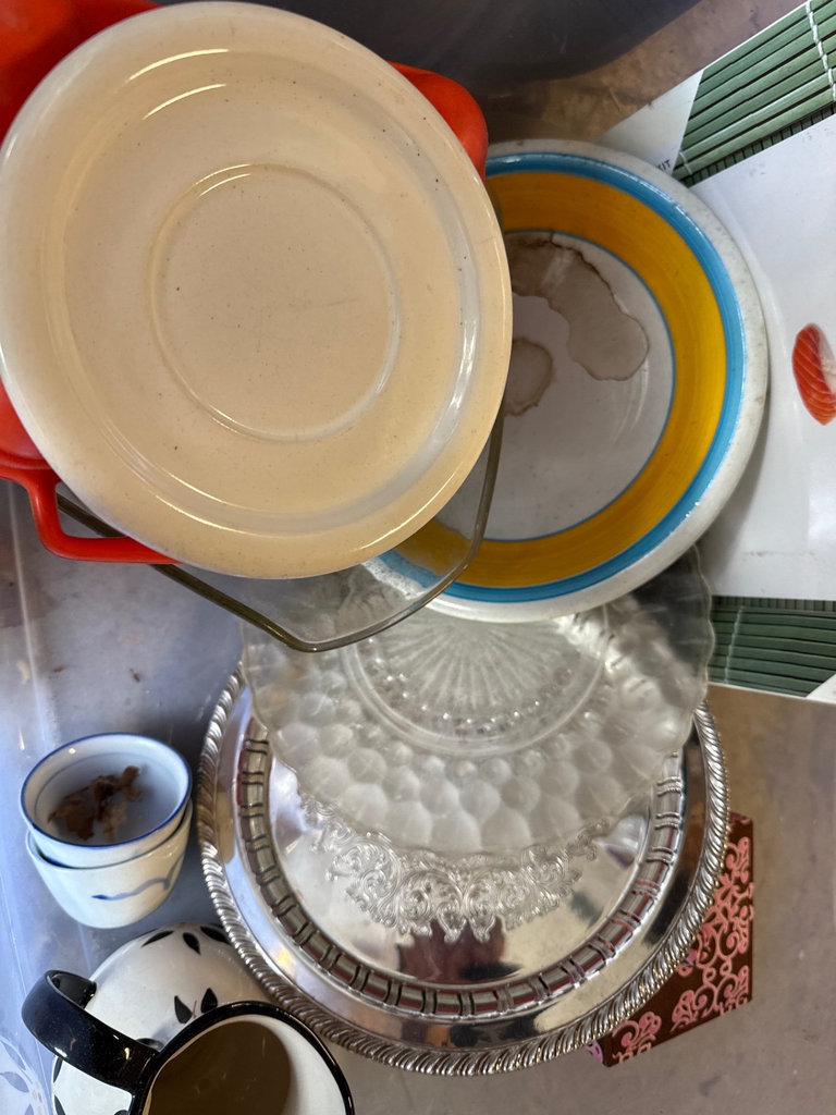 Assorted Kitchenware and Home Items - image 3 of 19