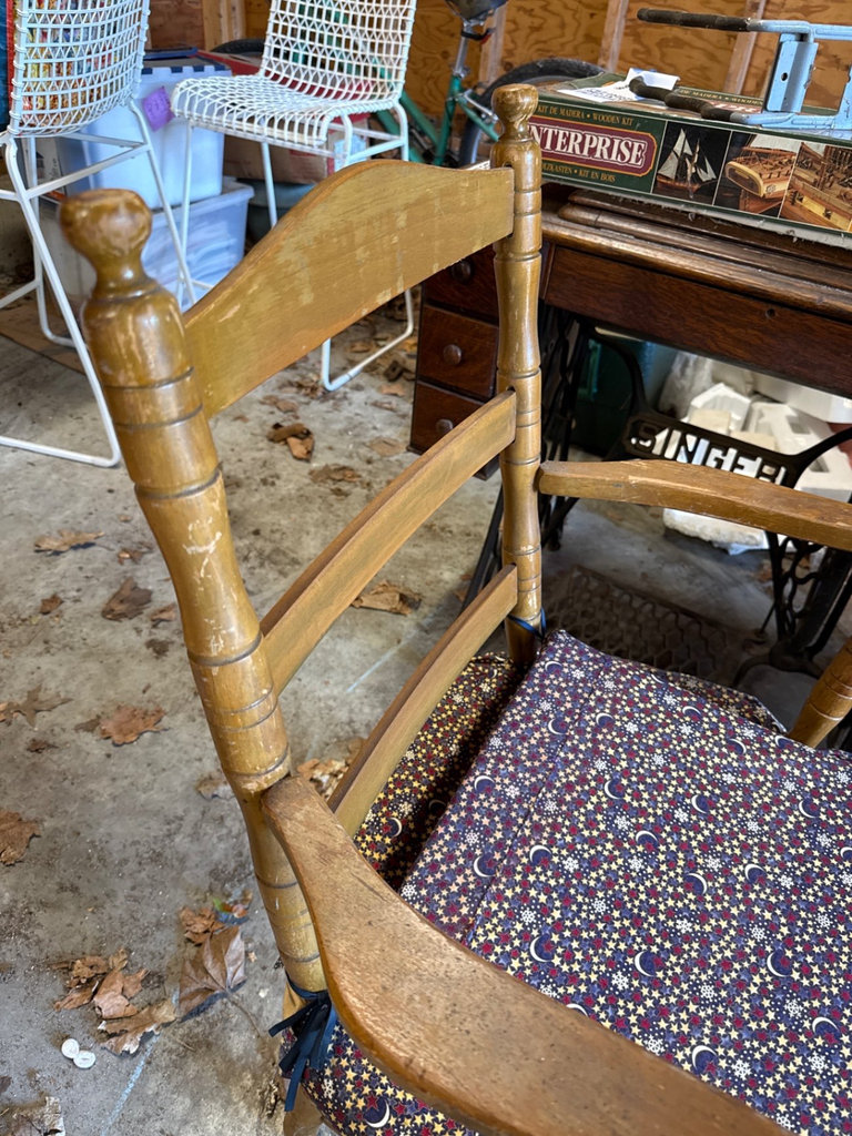 Vintage wooden armchair with star-pattern upholstery and tiltable seat - image 4 of 9