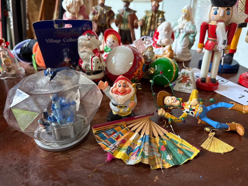 Lumistella, Lefton, Precious Moments and more Christmas Figurines and Ornaments Collection - image 13 of 26