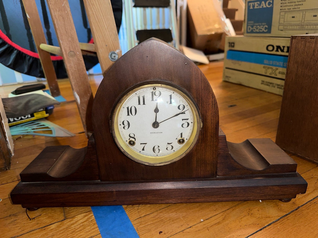 Vintage Ingraham wooden mantel clock with wind-up mechanism - image 1 of 6