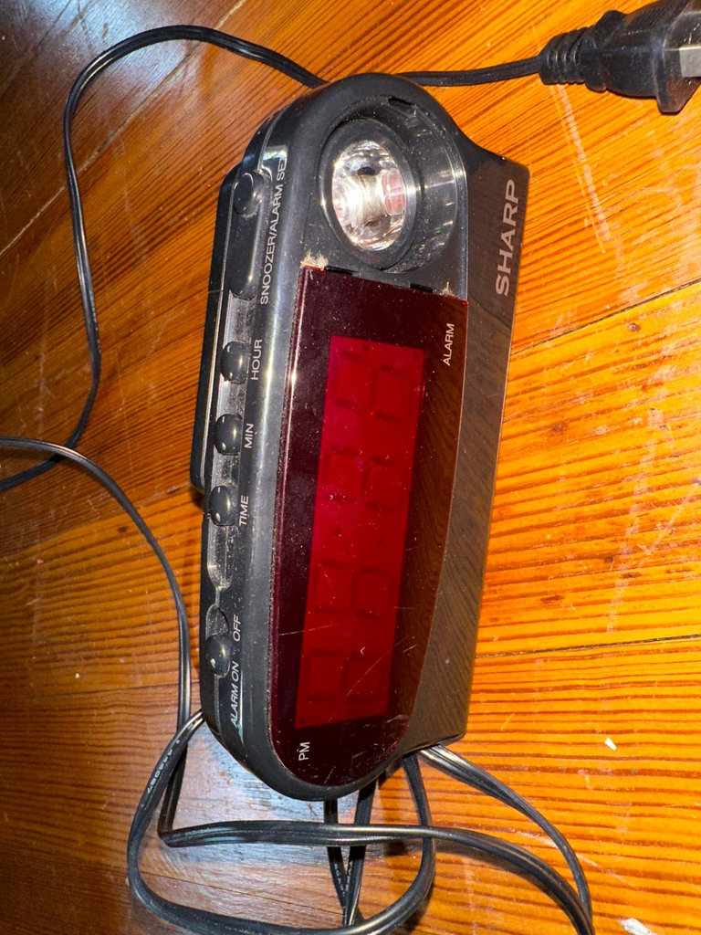 Portable Sony audio unit, alarm clocks, more  - image 8 of 9
