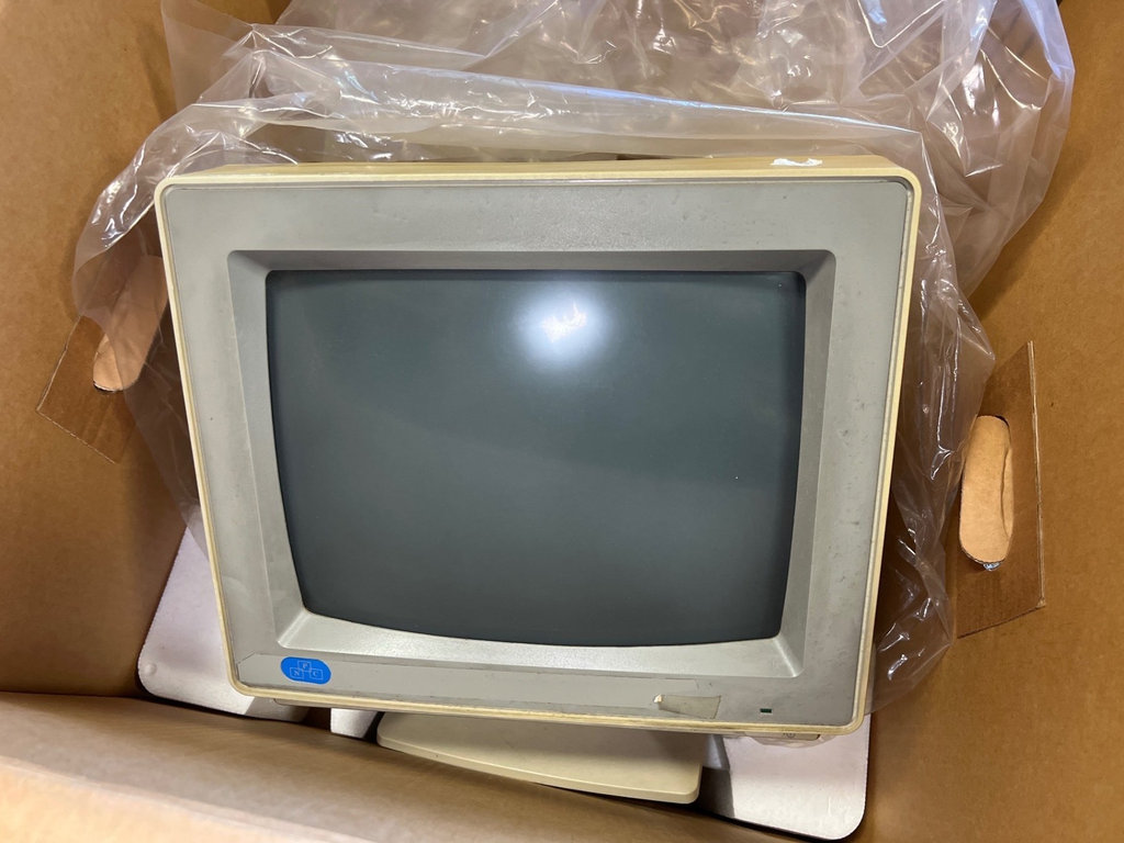 CTX 14-inch Color CRT Monitor - image 1 of 3