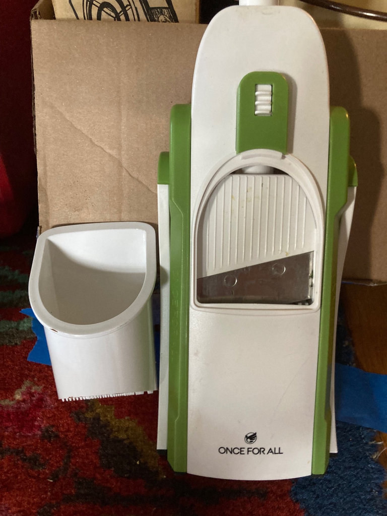 Vintage kitchen, other assorted items - image 4 of 8