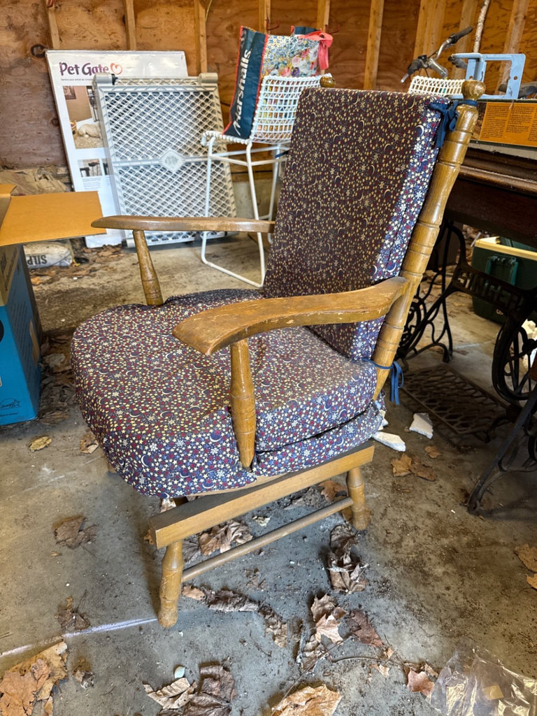 Vintage wooden armchair with star-pattern upholstery and tiltable seat - image 6 of 9