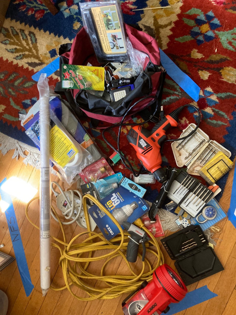 Assorted power tools and hardware - image 2 of 4