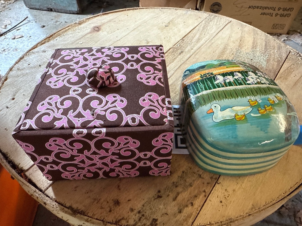 Assorted Kitchenware and Home Items - image 5 of 19